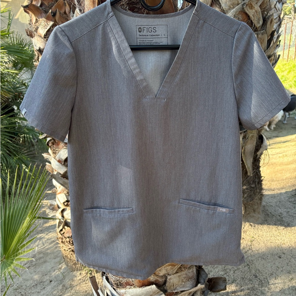 Figs Charcoal Short Sleeve Men's Tee